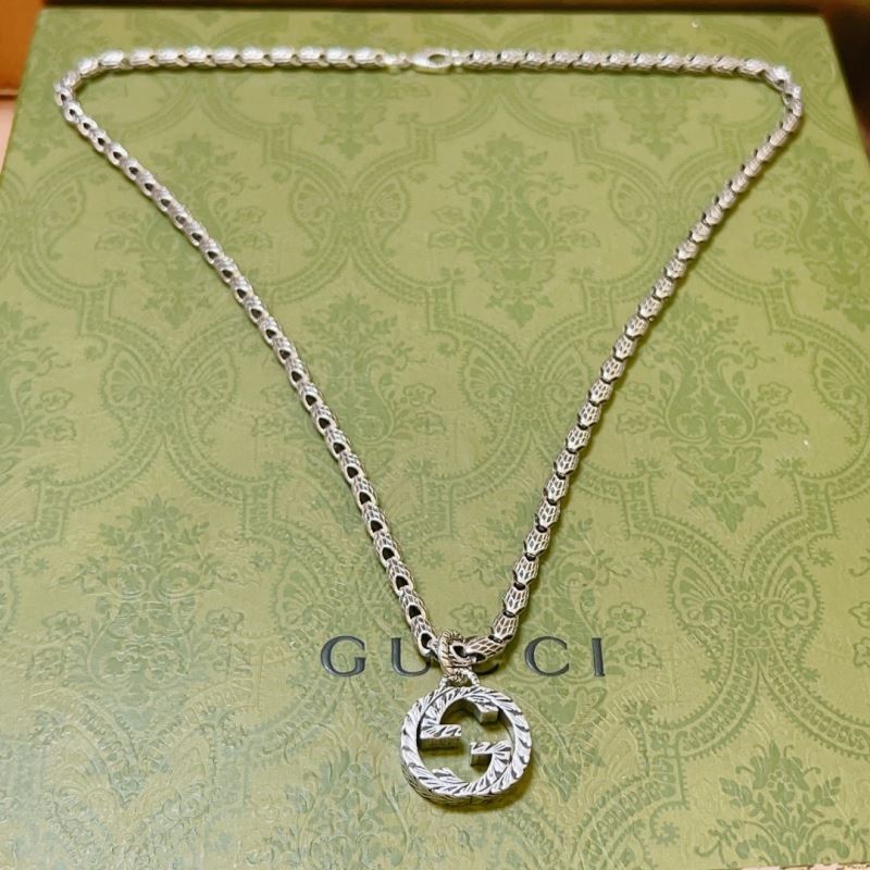 G*u*i necklaces